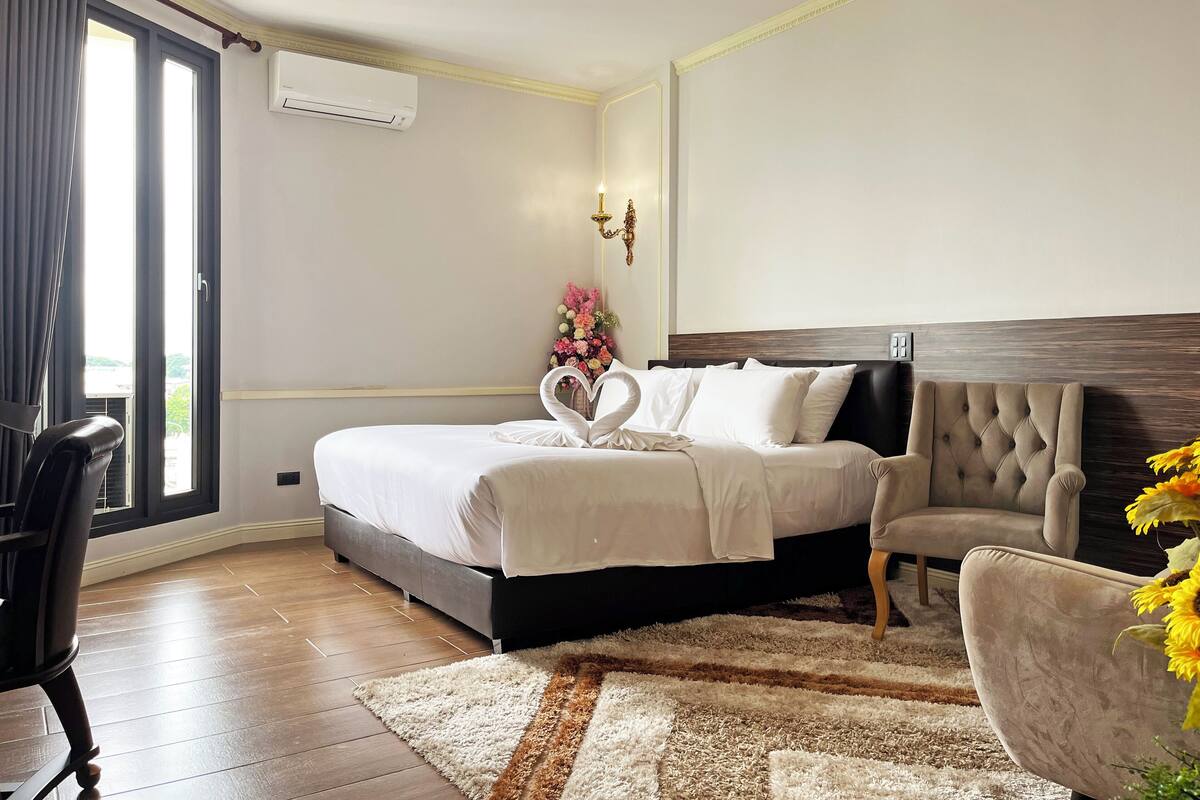 Junior Suite, City View