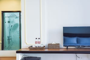 Superior Double Room, City View | Blackout drapes, soundproofing, free WiFi, bed sheets