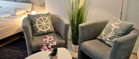 Fernseher, DVD-Player, Stereoanlage