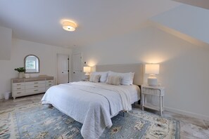 4 bedrooms, desk, iron/ironing board, travel crib - Down in the Hollow |Modern Country Cottage (Quarryville)