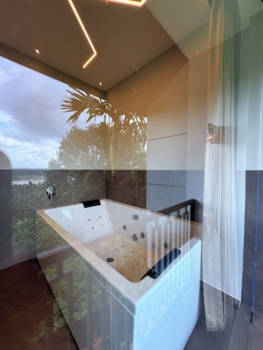 Signature Double Room, Balcony | Jetted bathtub