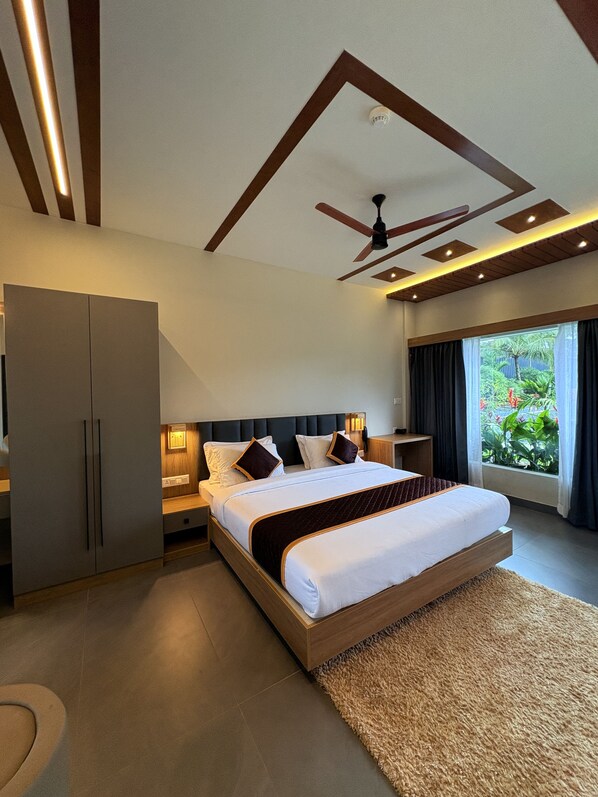 Honeymoon Double Room, Balcony, Pool View