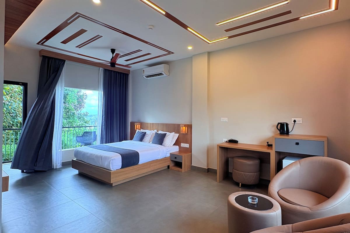 Luxury Single Room, Balcony, Valley View | Premium bedding, free WiFi, bed sheets