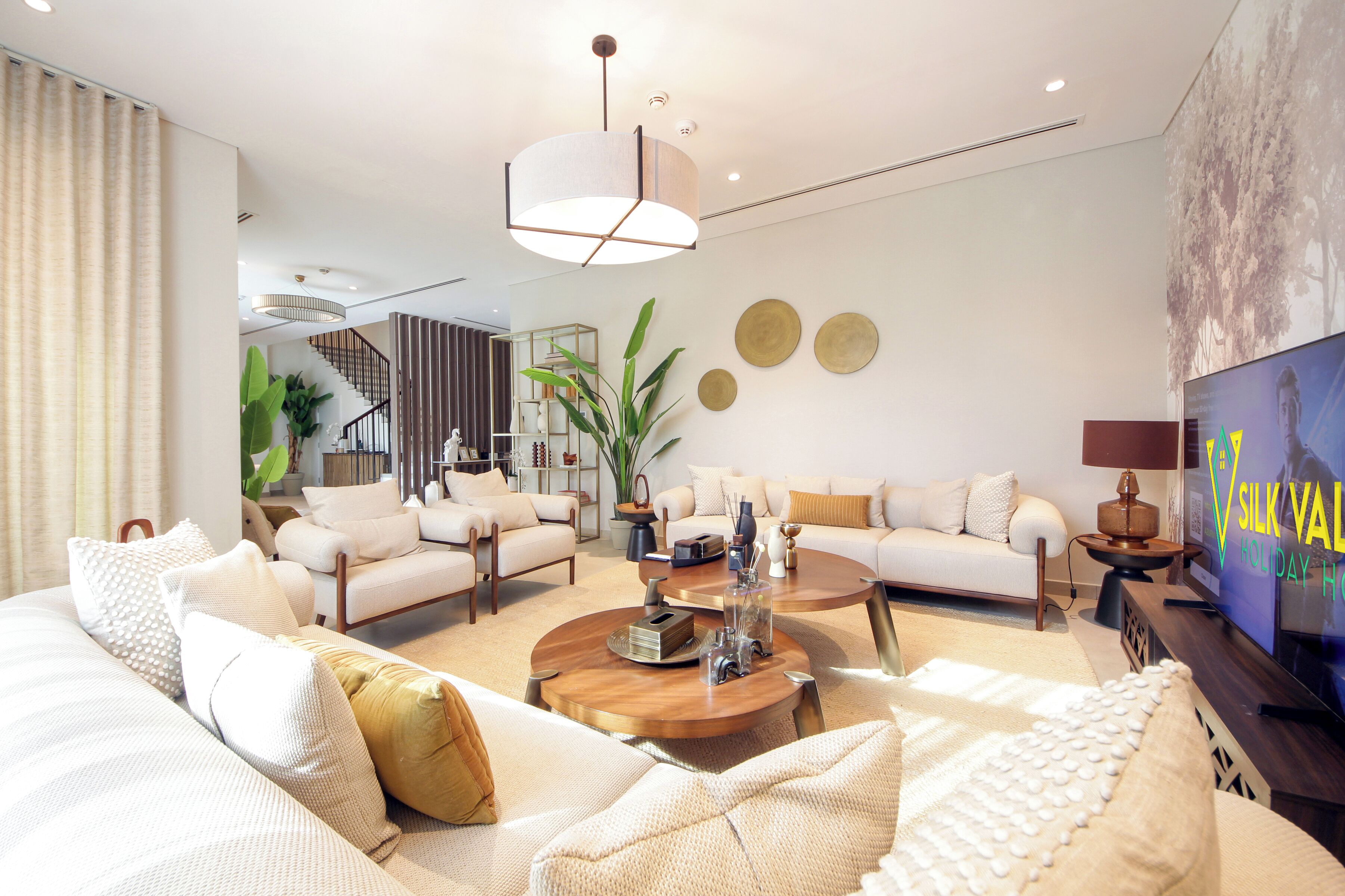 Lyxvilla - utsikt mot poolen | Vardagsrum