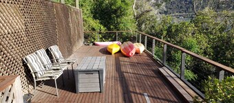 Absolute waterfront home on the Hawkesbury River perfect for fishing & relaxing