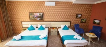Globus Hotel