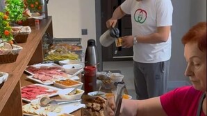 فطور كامل مجانًا يوميًا