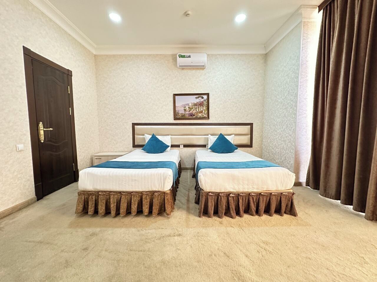 Classic Double or Twin Room, City View | Desk, free WiFi