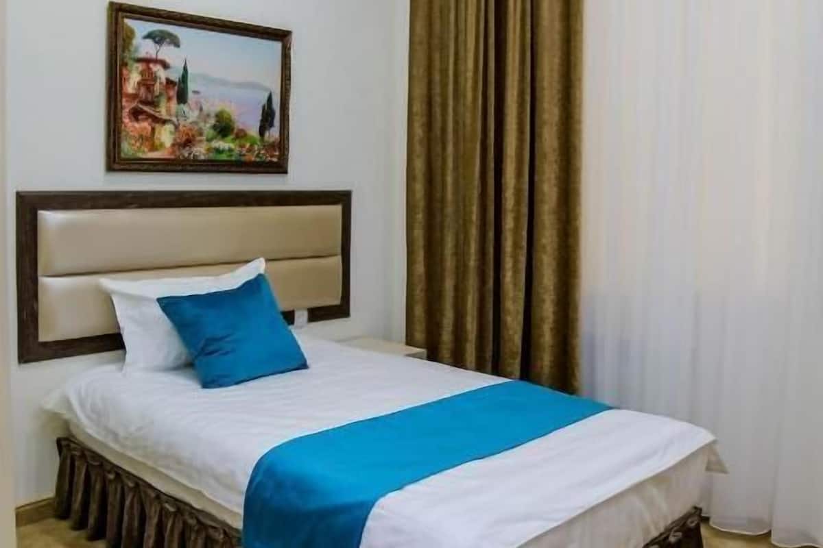 Classic Single Room