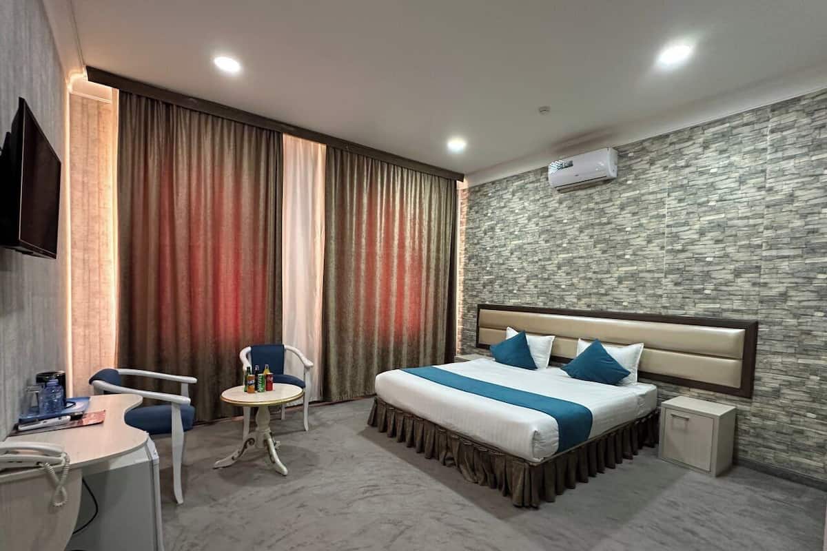 Deluxe Double Room, City View