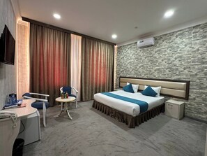 Deluxe Double Room, City View