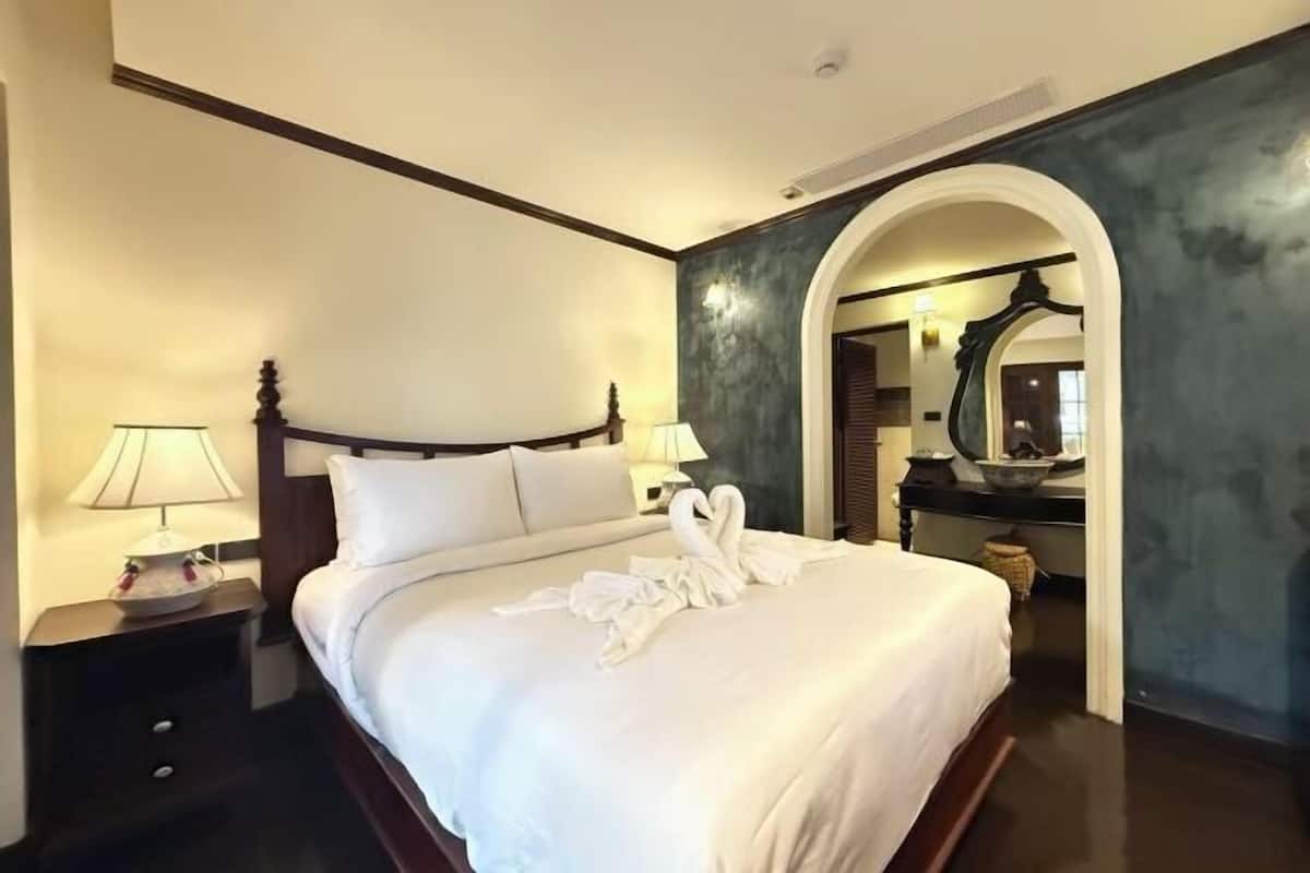 In-room safe, laptop workspace, iron/ironing board (on request)