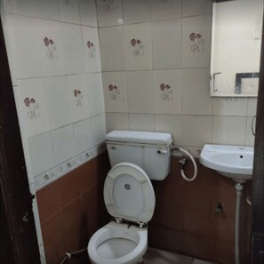 Shower, free toiletries, towels, soap