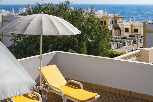 House | Terrace/patio