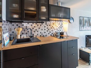 Fridge, microwave, oven, cookware/dishes/utensils