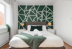 4 Schlafzimmer, Schreibtisch, Bügeleisen/Bügelbrett, Reisekinderbett