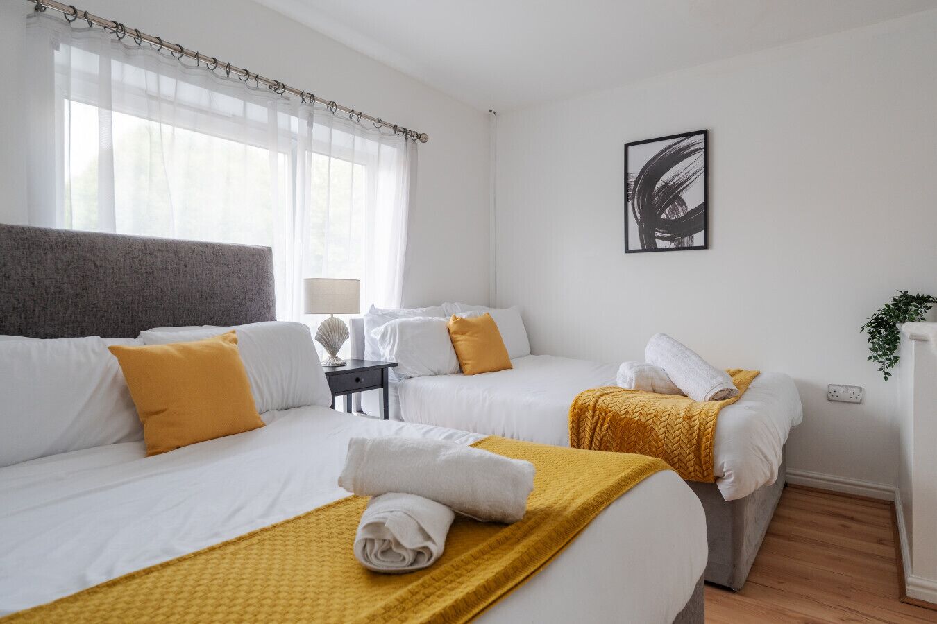 4 Schlafzimmer, Schreibtisch, Bügeleisen/Bügelbrett, Reisekinderbett