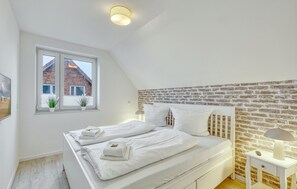 3 bedrooms, travel crib, free WiFi