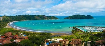 Style and Comfort: Tropical Studio Cabina A/C Pool