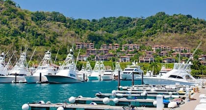 Tropical Paradise Sapacious 1 Bed Cabina AC & Pool