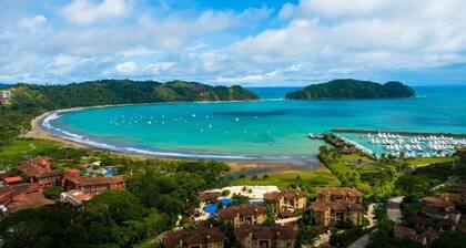 Boutique Tropical Paradise Large Groups Pool & A/C