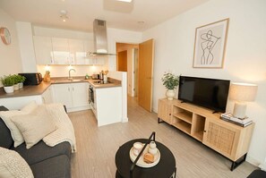 Televisión y oficina 