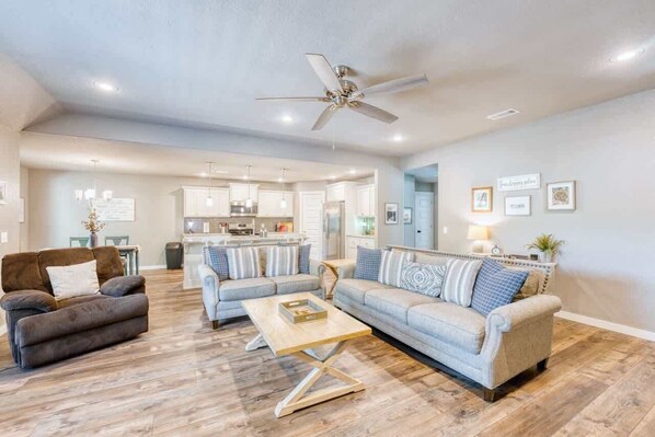 TV, fireplace, offices