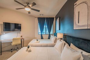 Iron/ironing board, WiFi, bed sheets - Stay Near Kierland | Balcony, Gym, W/D, Parking (Scottsdale)