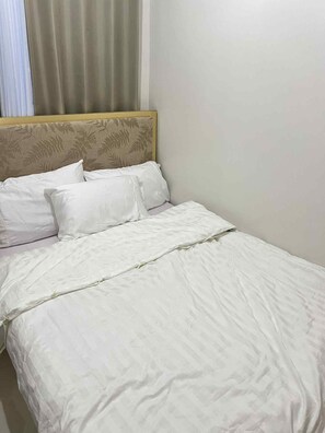 Iron/ironing board, free WiFi