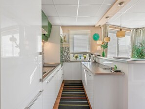 Microwave, oven