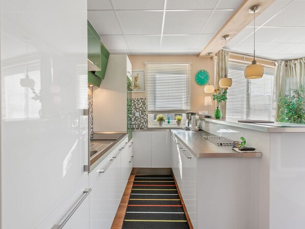 Microwave, oven