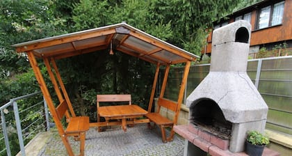 Angenehme Wohnung für 4 Leute mit W-LAN, TV, Terrasse, Panoramablick und Parkplatz