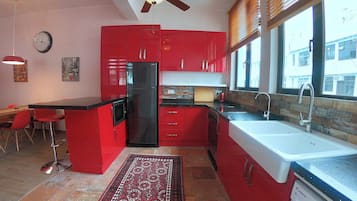 Microondas, horno y parrilla de estufa