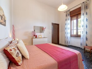 1 chambre, lit parapluie