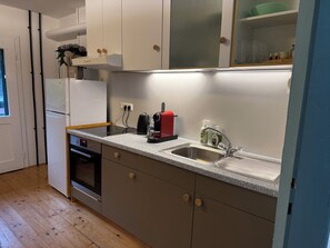 Oven, stovetop