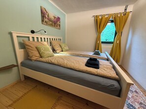 2 chambres, fer et planche à repasser, Wi-Fi, literie fournie