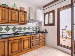 Fridge, microwave, coffee/tea maker, toaster