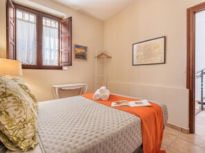 2 室のベッドルーム、インターネット、ベッドシーツ