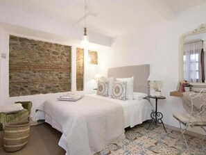 2 bedrooms, bed sheets