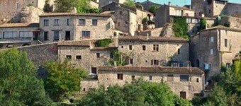 Chalet with Terrace and Garden Furniture in Darbres