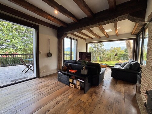 Luxurious Basque villa with Rhune views and large garden