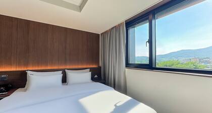 RAMPART HOTEL
