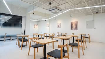 Colazione self-service inclusa, servita tutte le mattine