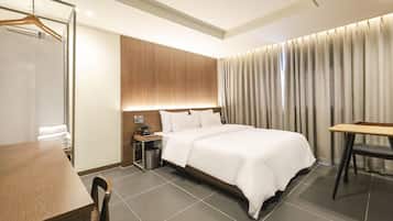 Deluxe Room | Desk, laptop workspace, free WiFi
