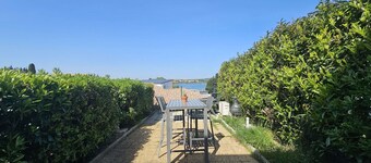 Renovated T2 with garden and parking in Balaruc-les-Bains