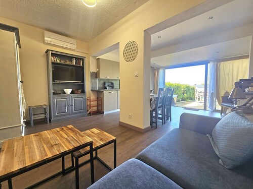 Renovated T2 with garden and parking in Balaruc-les-Bains