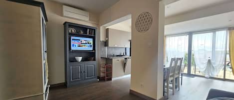 1 室のベッドルーム、WiFi (無料)