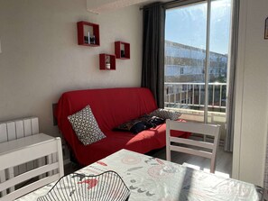 TV - Comfortable T1 with WIFI included (Balaruc-les-Bains)