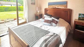 3 chambres, fer et planche à repasser, Wi-Fi, draps fournis