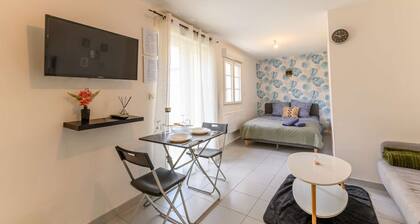 Come and discover the cocoon of l'impasse in Tremblay en France with our Deluxe studio!